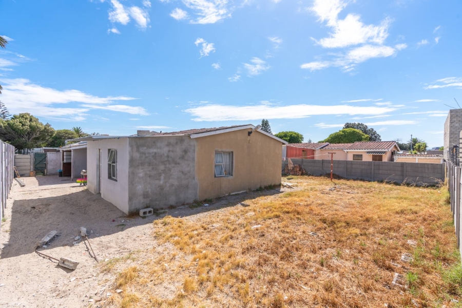 4 Bedroom Property for Sale in Sanddrift Western Cape